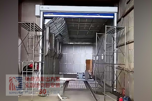 喷砂房快速卷帘门2.jpg 喷砂房快速卷帘门2.jpg